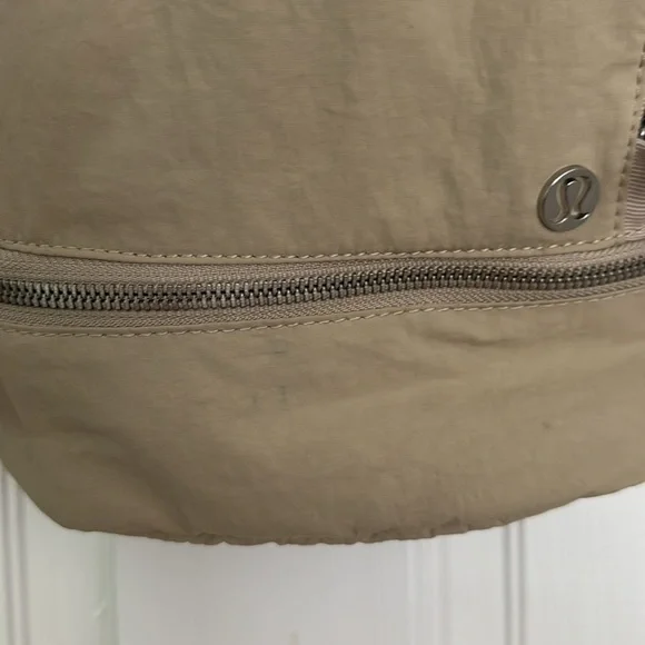 Lululemon mini crossbody/backpack - Picture 2 of 5